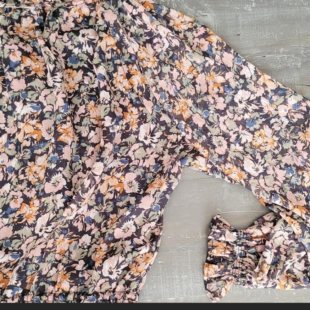 American Eagle Outfitters Floral Blouse Size S - Picture 8 of 16